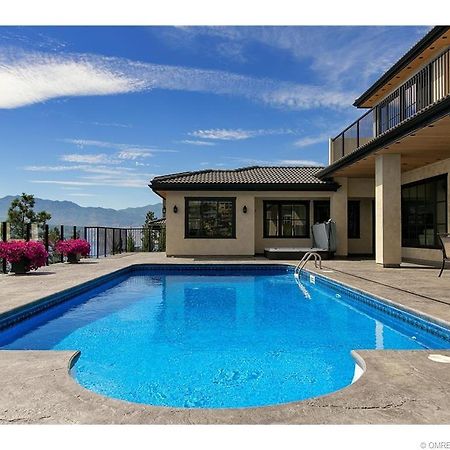 Mission Hill Lake View Villa West Kelowna Bagian luar foto