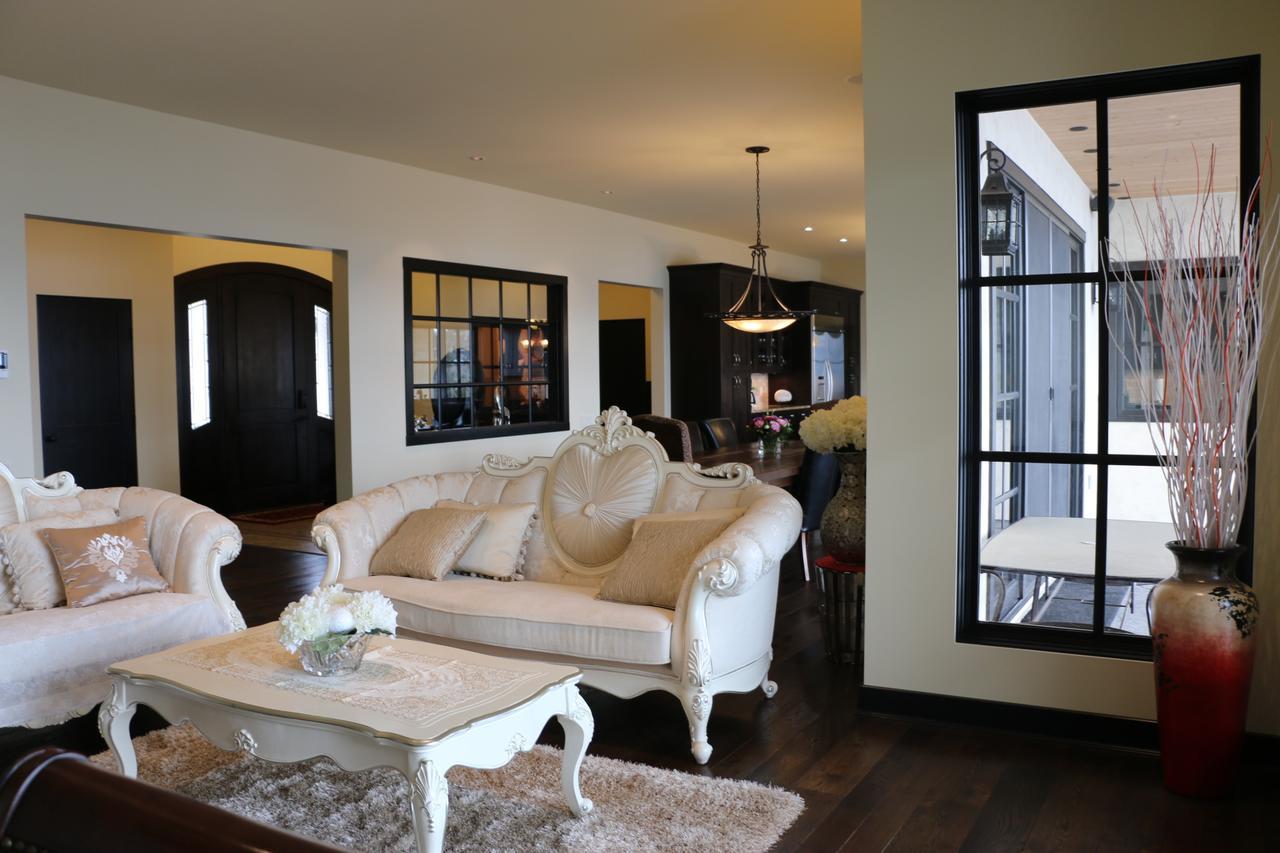 Mission Hill Lake View Villa West Kelowna Bagian luar foto